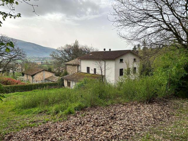 Casa indipendente in vendita a Gualdo Tadino