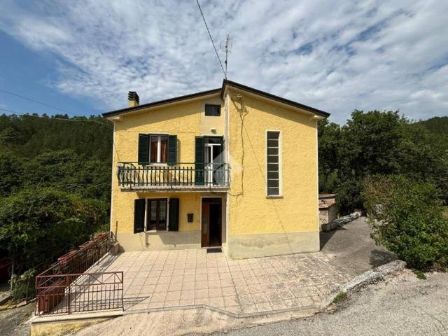 Casa indipendente in vendita a Gualdo Tadino PG