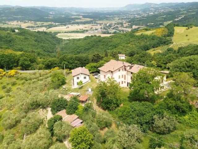 Casa indipendente in vendita a Gualdo Tadino PG
