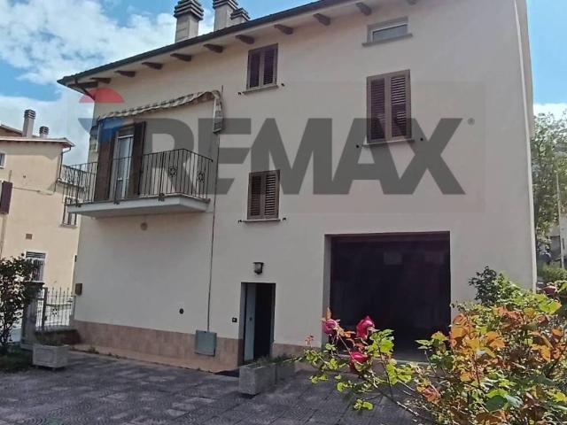 Casa indipendente in vendita a Gualdo Tadino PG
