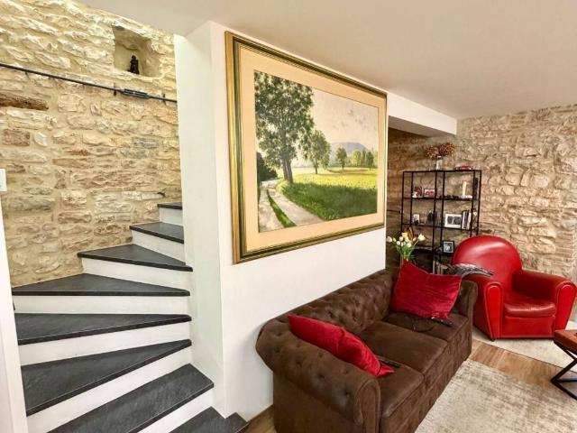 Casa indipendente in vendita a Gualdo Tadino PG