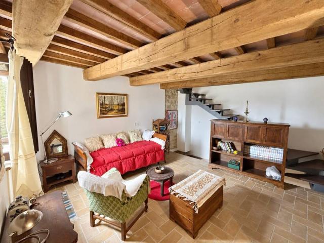 Casa indipendente in vendita a Gualdo Tadino PG