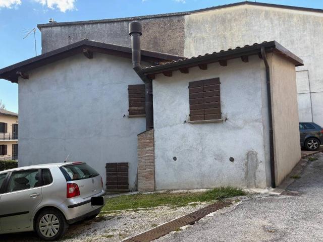 Casa indipendente in vendita a Gualdo Tadino PG
