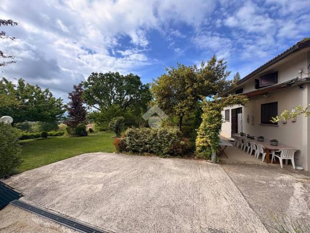 Casa indipendente in vendita a Gualdo Tadino PG