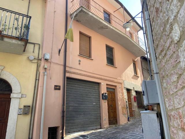 Casa indipendente in vendita a Gualdo Tadino PG
