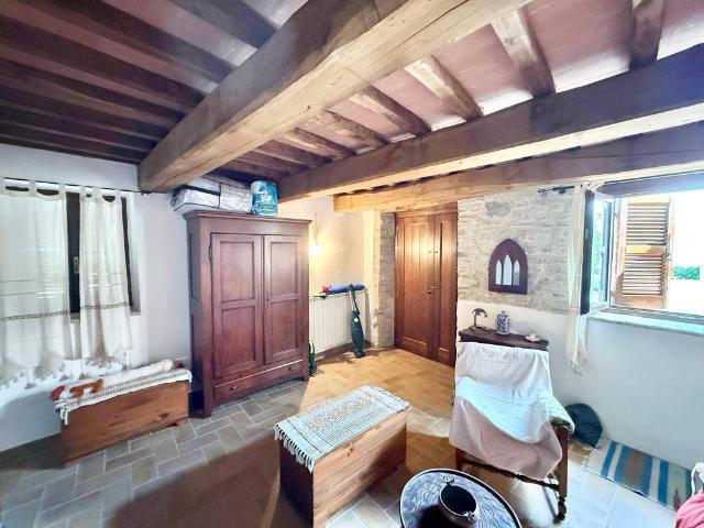Casa indipendente in vendita a Gualdo Tadino PG