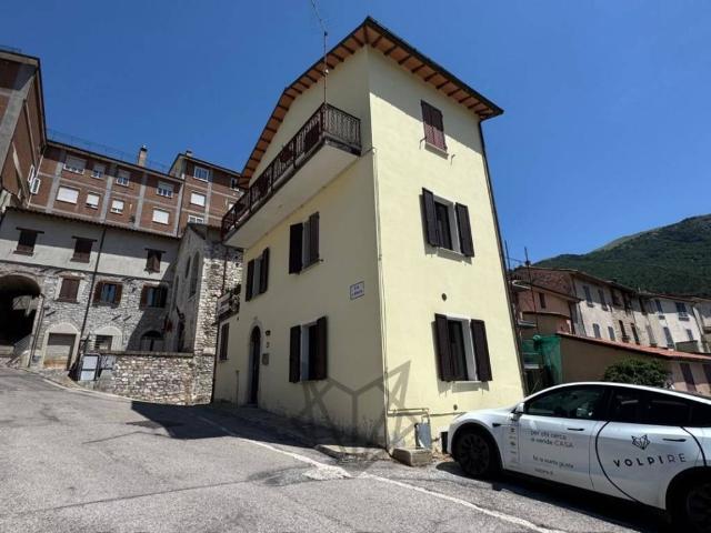 Casa indipendente in vendita a Gualdo Tadino PG
