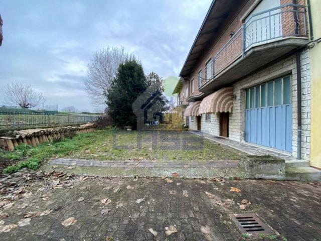 Casa indipendente in vendita a Gualtieri RE