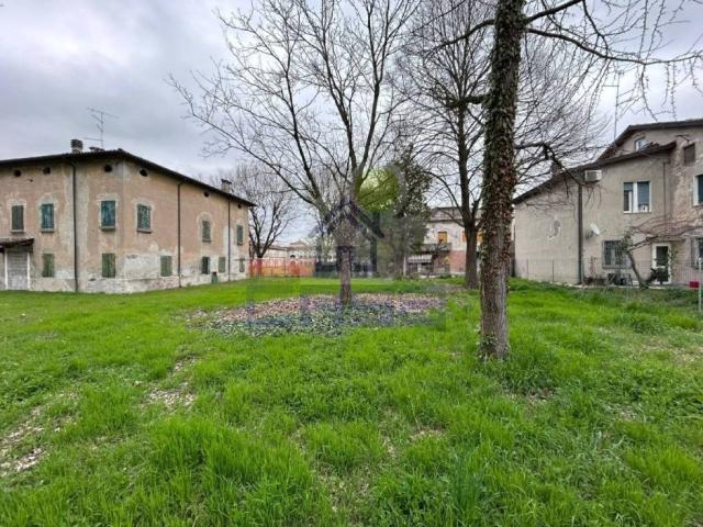 Casa indipendente in vendita a Gualtieri RE