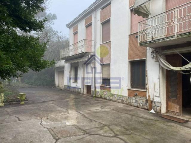 Casa indipendente in vendita a Gualtieri RE