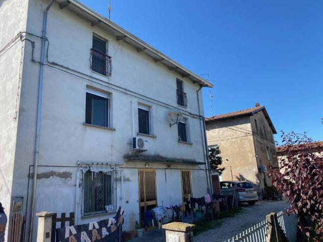 Casa indipendente in vendita a Gualtieri RE