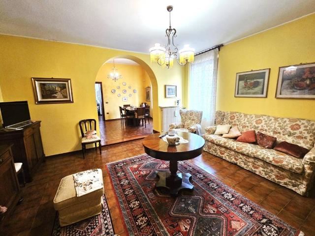 Casa indipendente in vendita a Gualtieri RE