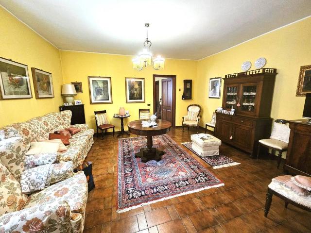 Casa indipendente in vendita a Gualtieri RE