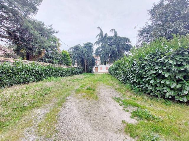 Casa indipendente in vendita a Gualtieri RE