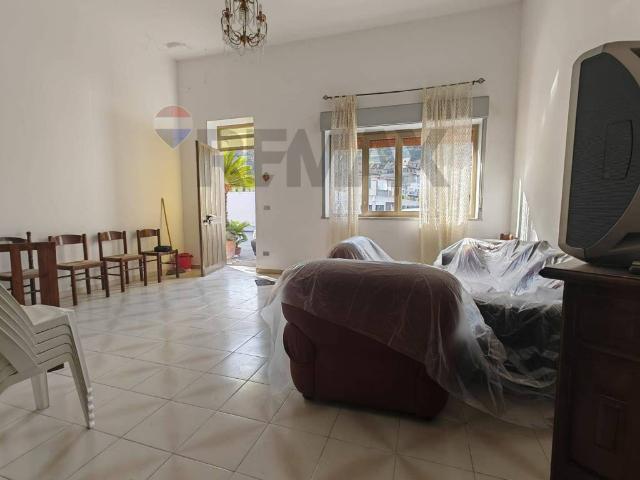 Casa indipendente in vendita a Gualtieri Sicaminò ME