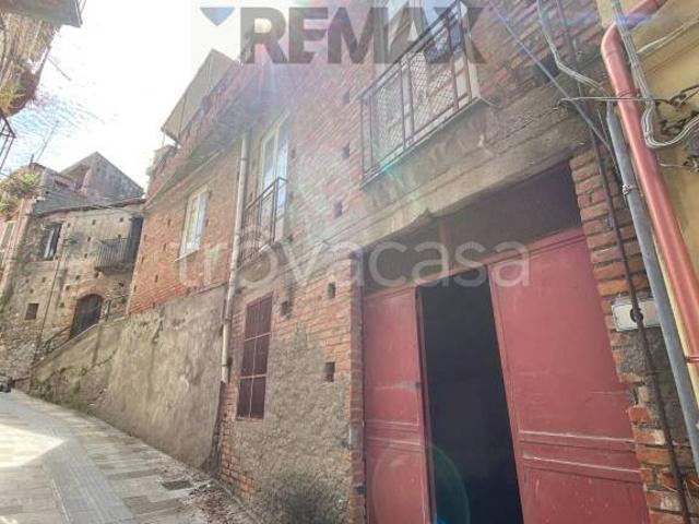 Casa indipendente in vendita a Gualtieri Sicaminò via Misericordia, 2