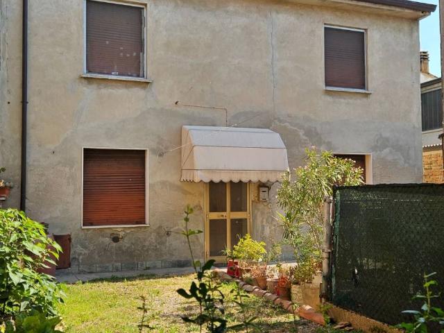 Casa indipendente in vendita a Guastalla RE