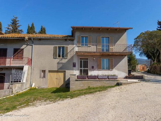 Casa indipendente in vendita a Guardea TR
