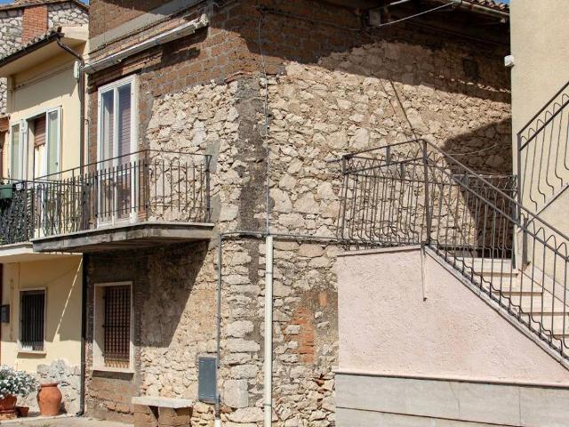 Casa indipendente in vendita a Guardea TR