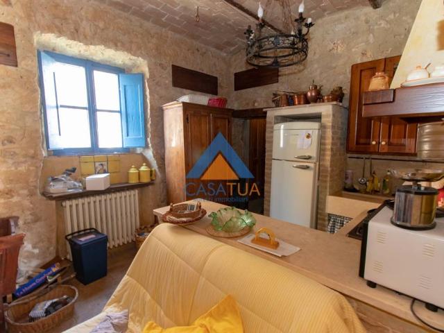 Casa indipendente in vendita a Guardea TR