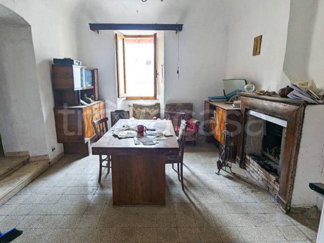 Casa indipendente in vendita a Guardea via Roma