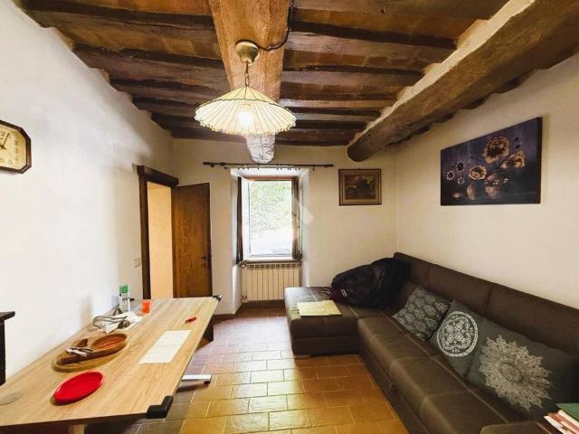 Casa indipendente in vendita a Gubbio PG