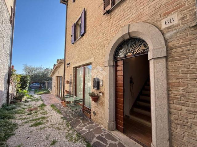 Casa indipendente in vendita a Gubbio PG