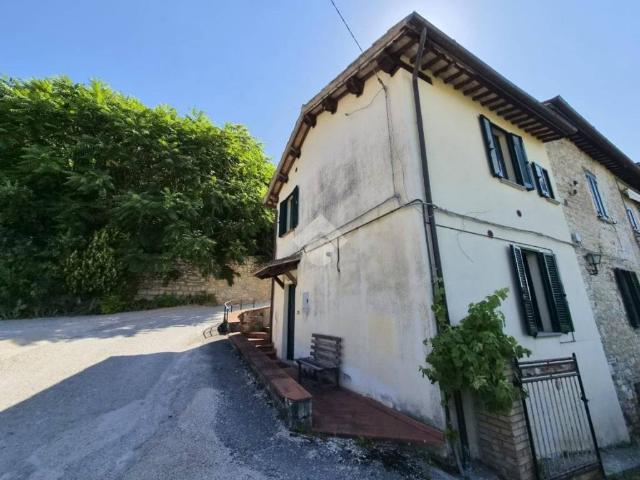 Casa indipendente in vendita a Gubbio PG