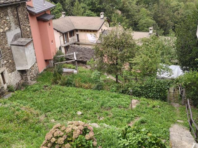 Casa indipendente in vendita a Gurro VB