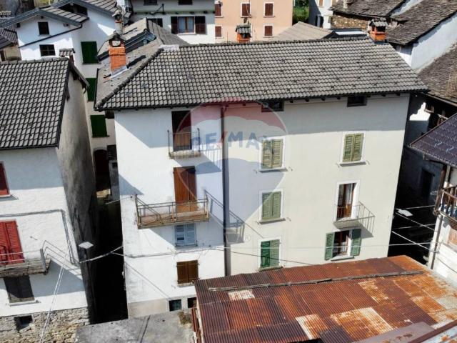 Casa indipendente in vendita a Gurro VB