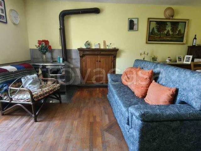 Casa indipendente in vendita a Gurro via Provinciale, 16