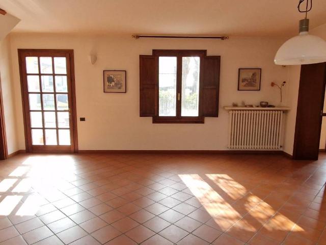 Casa indipendente in vendita a Dozza BO