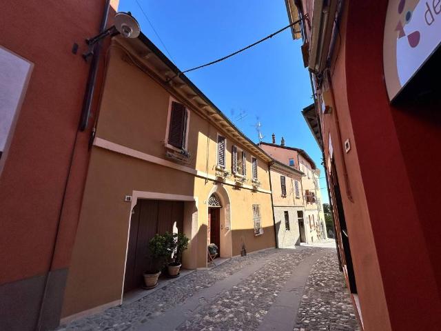 Casa indipendente in vendita a Dozza BO