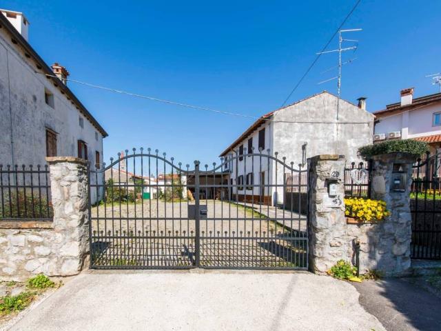 Casa indipendente in vendita a Doberdò del Lago GO