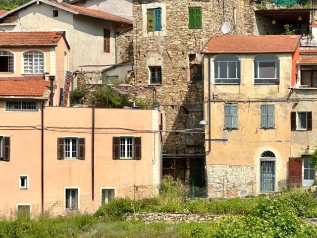 Casa indipendente in vendita a Dolcedo IM