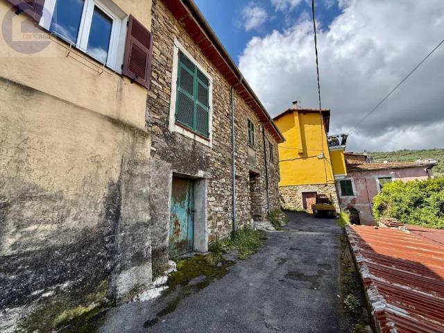 Casa indipendente in vendita a Dolcedo IM