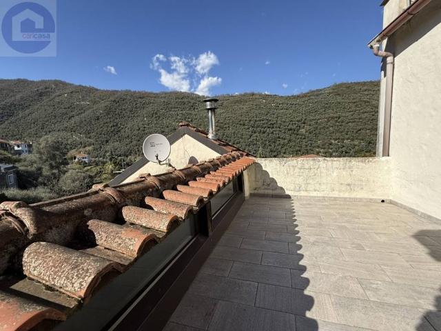 Casa indipendente in vendita a Dolcedo IM