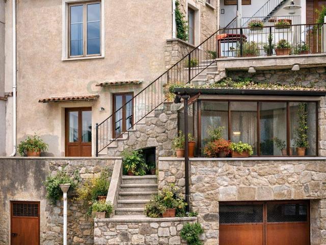 Casa indipendente in vendita a Domicella AV