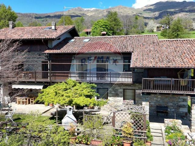 Casa indipendente in vendita a Donato BI