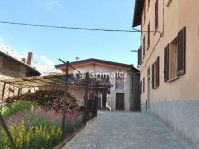 Casa indipendente in vendita a Dongo CO