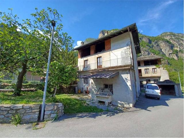 Casa indipendente in vendita a Donnas AO