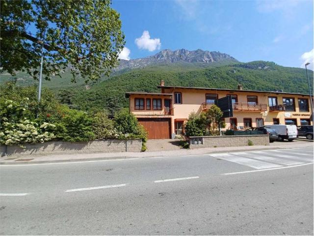 Casa indipendente in vendita a Donnas AO