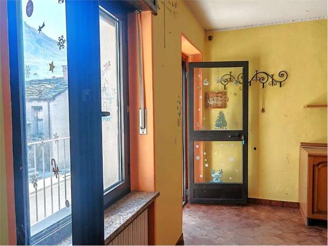 Casa indipendente in vendita a Donnas AO