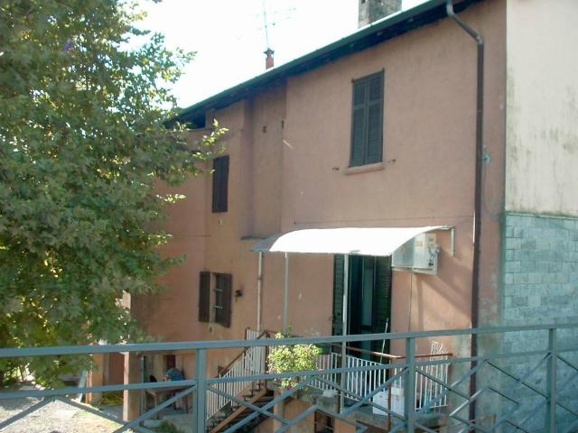 Casa indipendente in vendita a Dormelletto NO