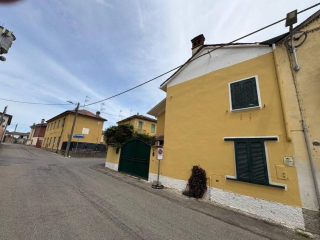 Casa indipendente in vendita a Dorno PV