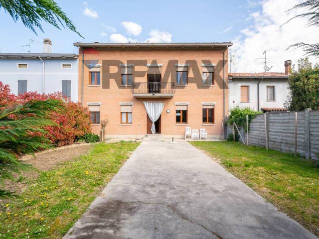Casa indipendente in vendita a Dosolo MN
