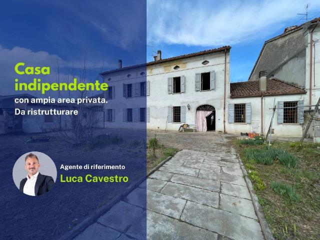 Casa indipendente in vendita a Dosolo MN