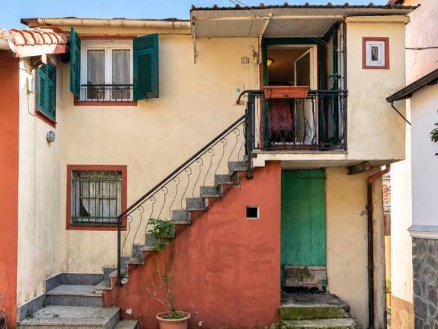 Casa indipendente in vendita a Davagna GE