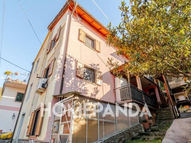 Casa indipendente in vendita a Davagna GE