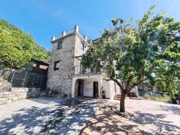 Casa indipendente in vendita a Davagna GE